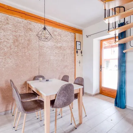 Modern Mansion In Tarn With Pool, Impressive Location 別荘 *